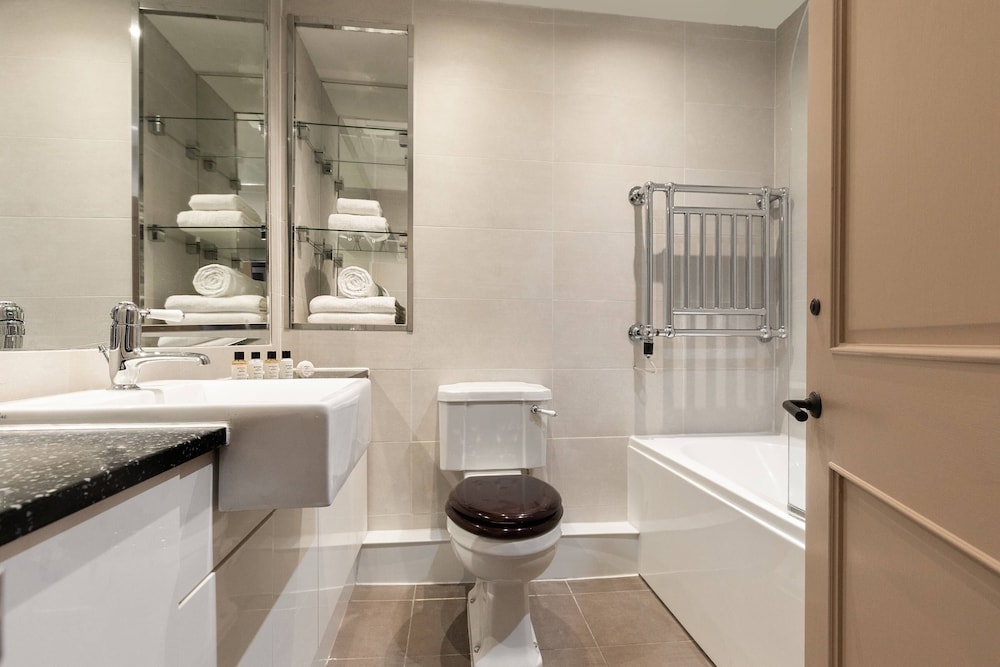 Ladbroke Grove XV by Onefinestay
