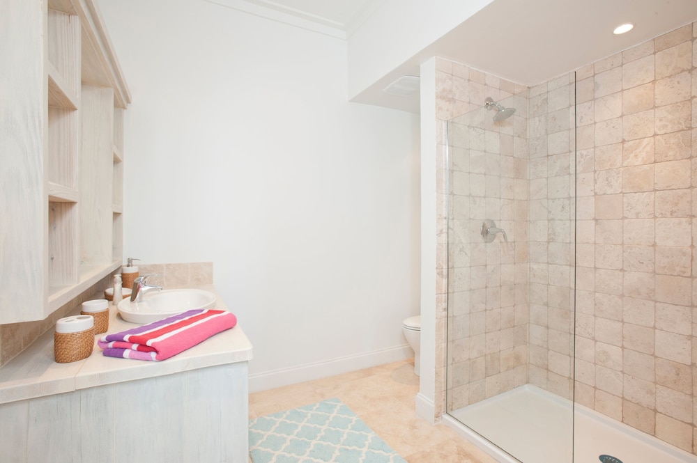 Buttonwood Reserve Compound - Compound W/beach, Pool, Pickleball 17 Bedroom Condo