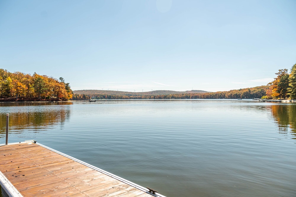 Lake Shore by Taylor Made Deep Creek view 2