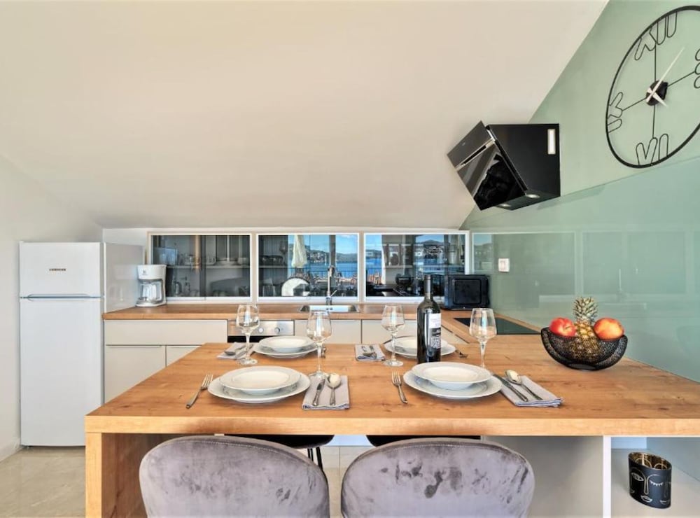 Apartment Domenico - 50 m From the sea