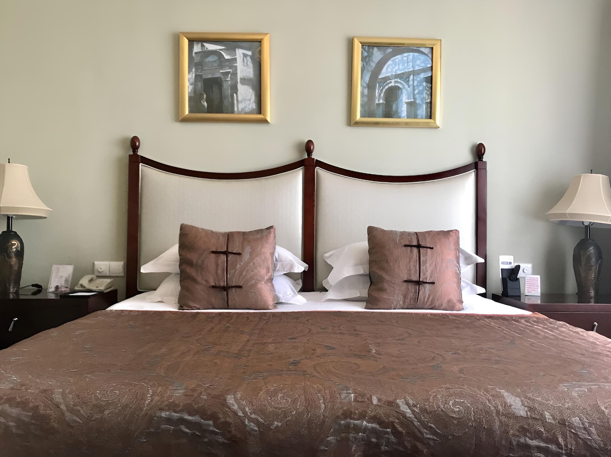 The Bund Riverside Hotel