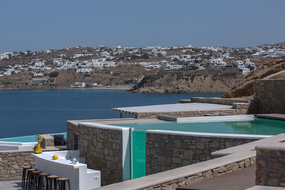 Villa Sapphire 6BR Hot Tub & Pool Ornos