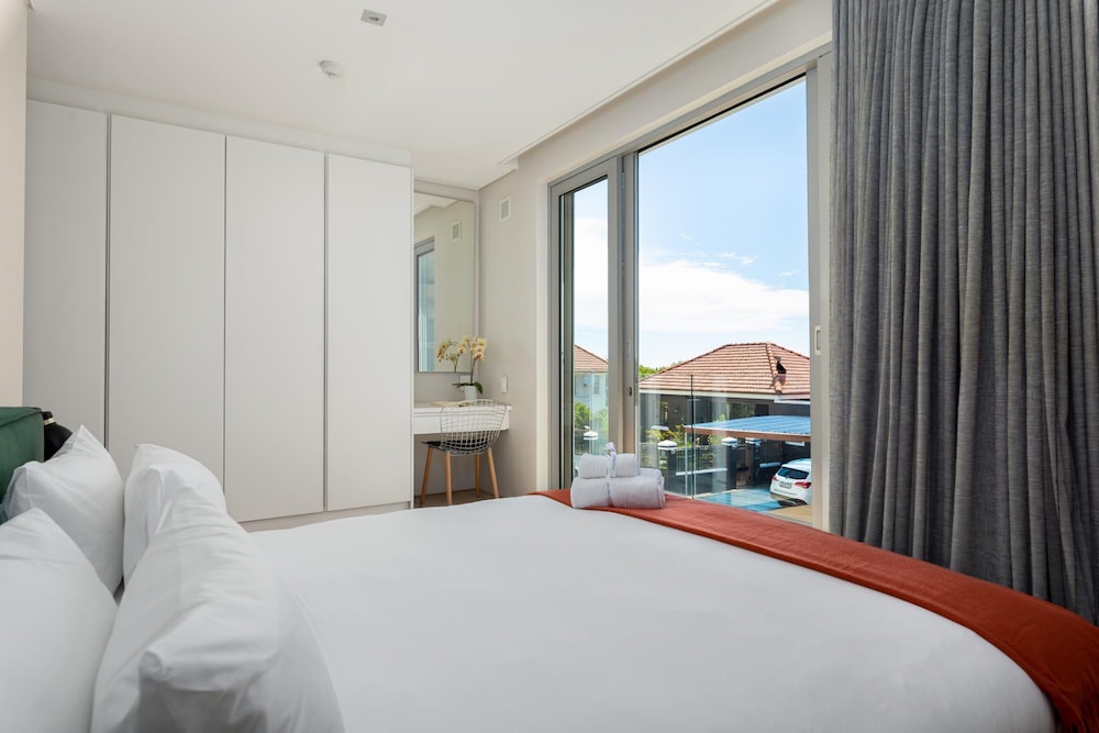 Modern 2bed Apt in Green Point Cape Town Nobelium