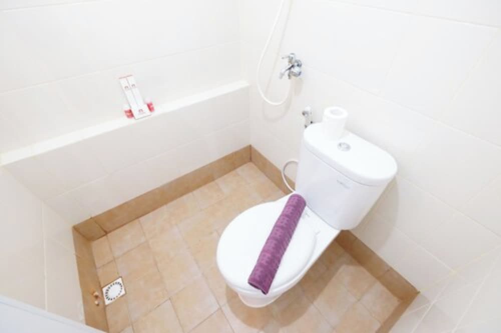 Bassura City Apartment Connect to Swimming Pool view 5