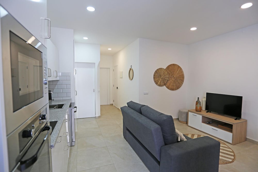 B88 - Mendon a Street Apartment