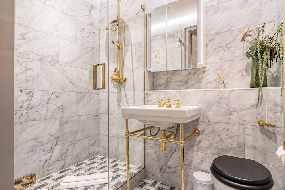 Luxury flats near Big Ben and London Eye