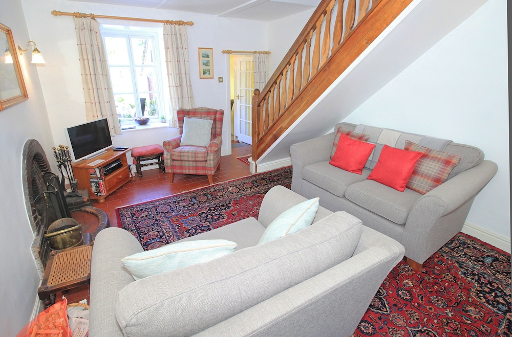 Riverbank Cottage