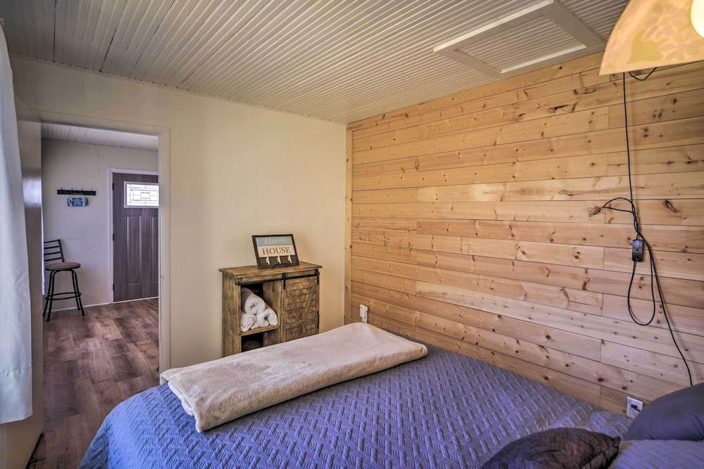 Ogallala Vacations - Pet-friendly Ogallala Home  7 Mi to Lakefront! - Property Image 3