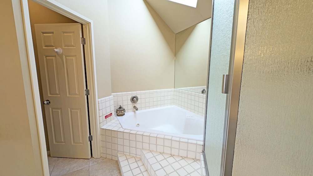 Mt Bachelor Village 424 A Sr 2 Bedroom Condo