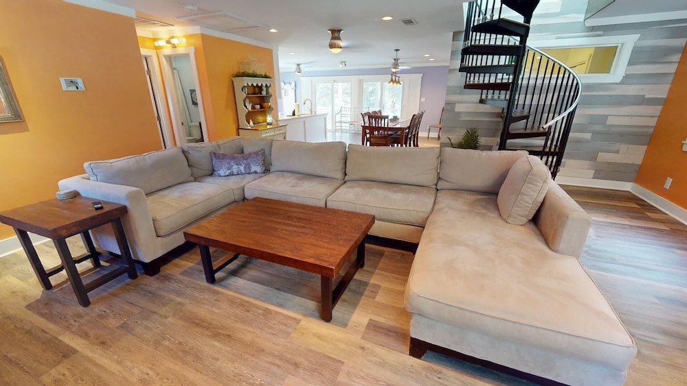 1004 2nd Avenue by Tybee Vacation Rentals