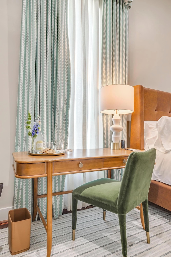 Nutt House Hotel