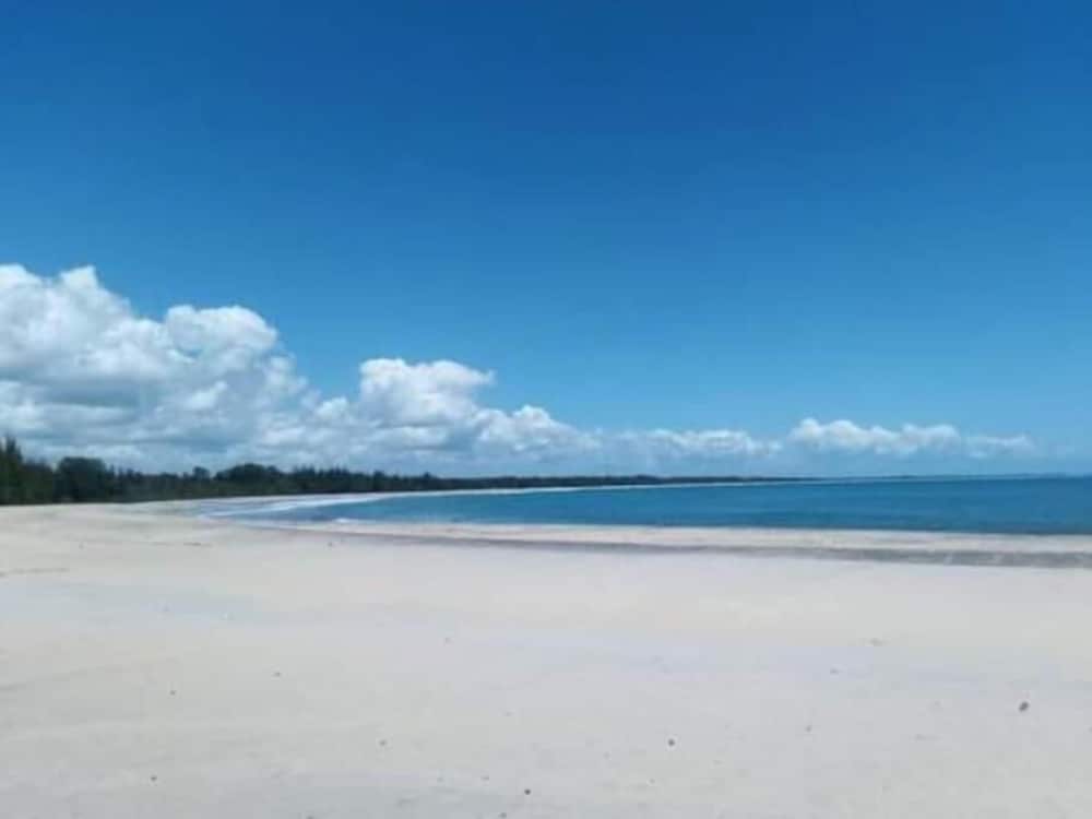 Beachfront Oasis in Mahambo, Madagascar - Chalet Retreat