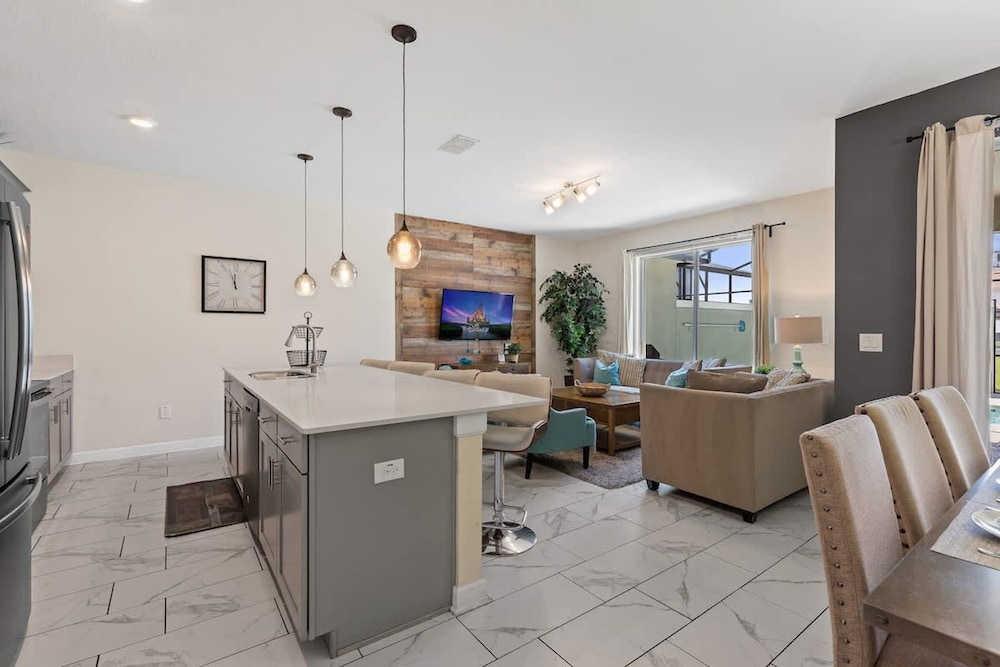 Amazing Resort Near Disney 4BR Townhome