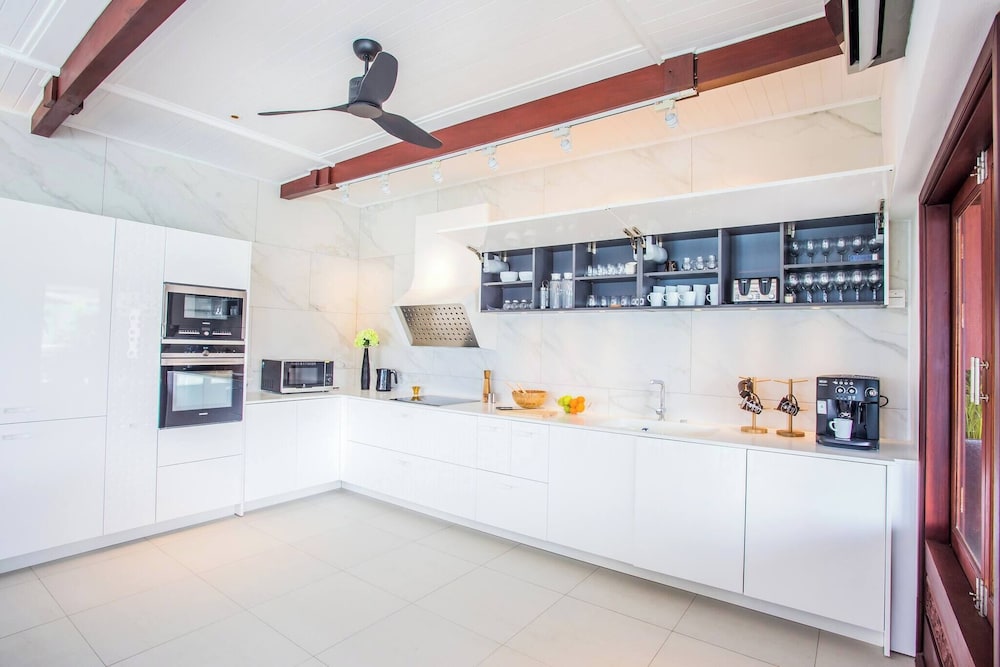Luxury Seaview 6 Bedrooms With Infinity Pool Villa, Private Gym, Superfast Wifi