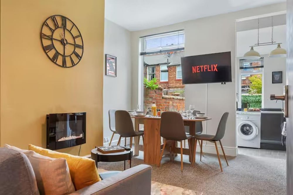 Stylish 3-bedroom Home 14mins to Co-op Live Arena
