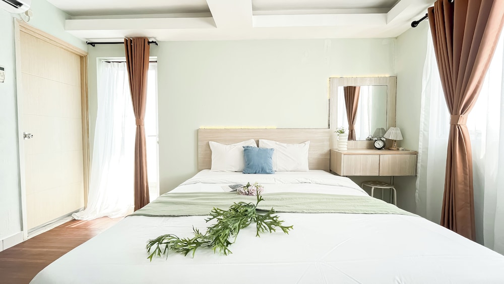 Minimalist And Homey Studio Apartment Amethyst