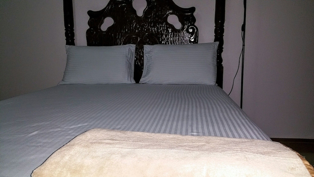 Modern London Decor Guest Apartments