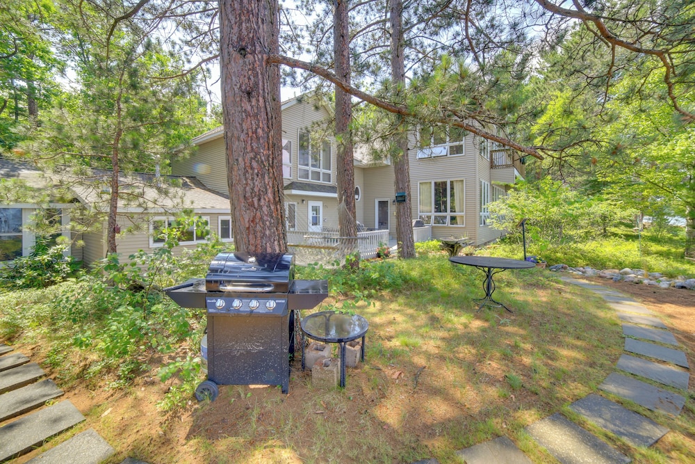 Private Sandy Beach: Lake Superior Group Retreat