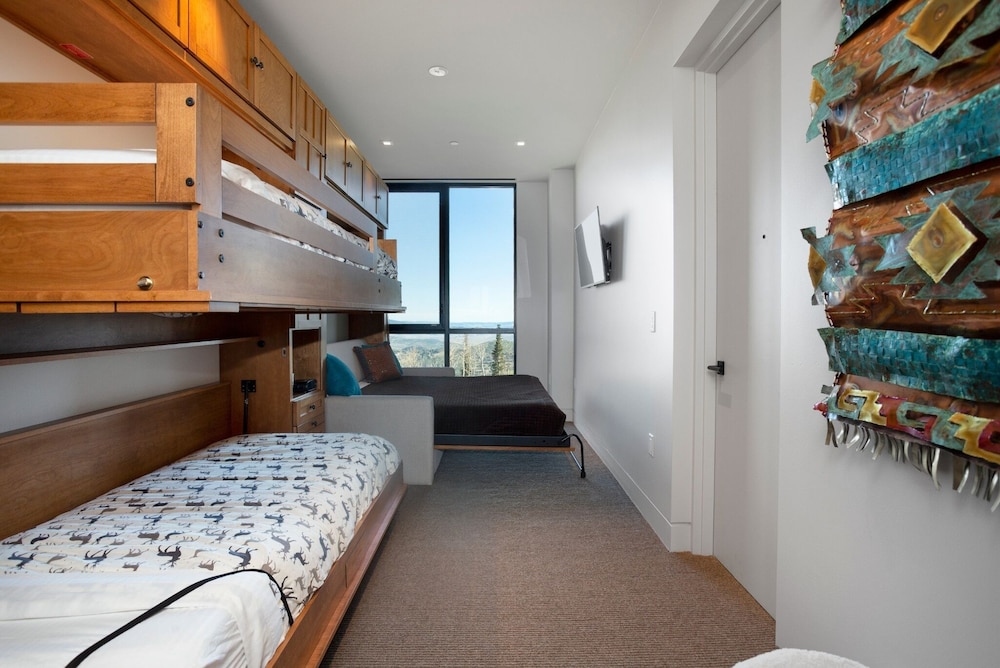 One Empire Pass Lodge at Deer Valley Resort - Four Bedroom Residence #401 4 Condo