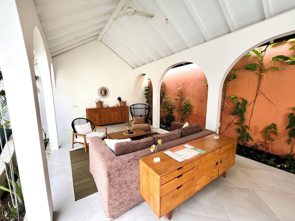 Lovely 2BR Villa Close to The Beach