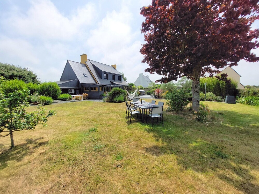 Holiday Home With Jacuzzi, Guisseny