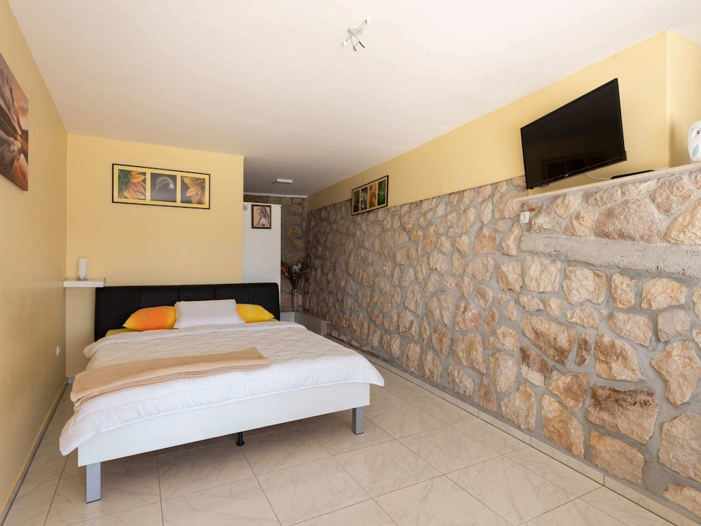 Captivating Holiday Home in Tribanj near Sea view 2