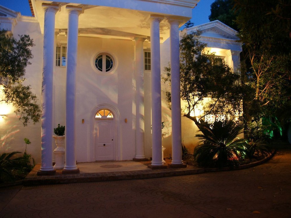 Luxury Villa Puerto Banus view 5
