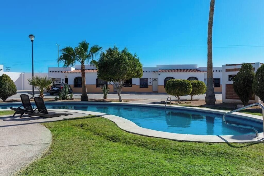 Mexican Ambience Townhome With Pool 1