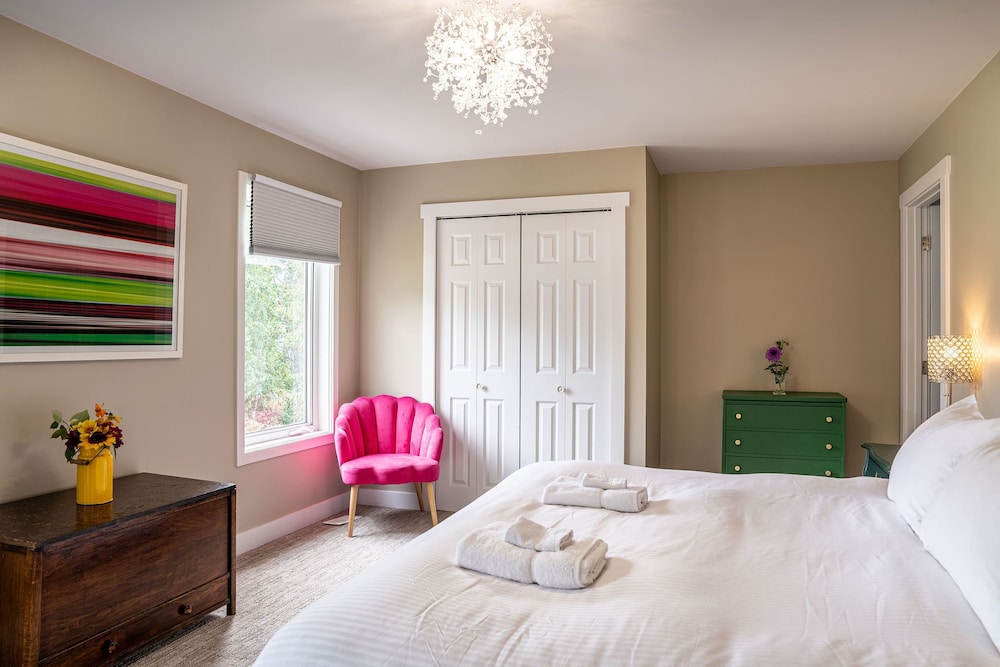 Revelstoke Lakehouse by Revelstoke Vacations