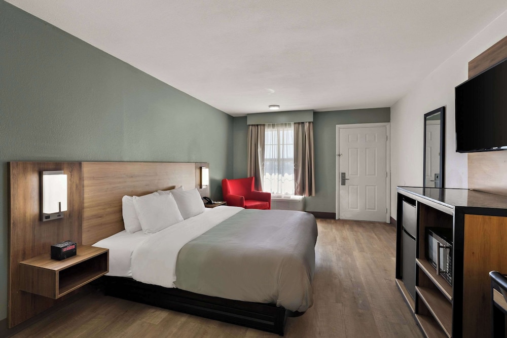 Monroe Vacations - Quality Inn - Property Image 46