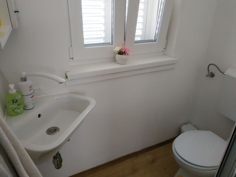 Detached Holiday House few Steps From the Beach view 5
