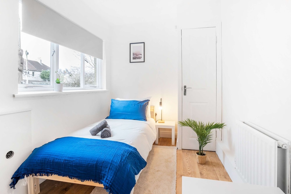 2 Bed-ground Floor-free Parking