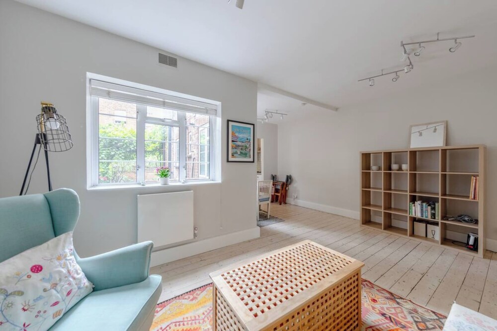 Spacious 1BD Flat With Garden - Hampstead Heath