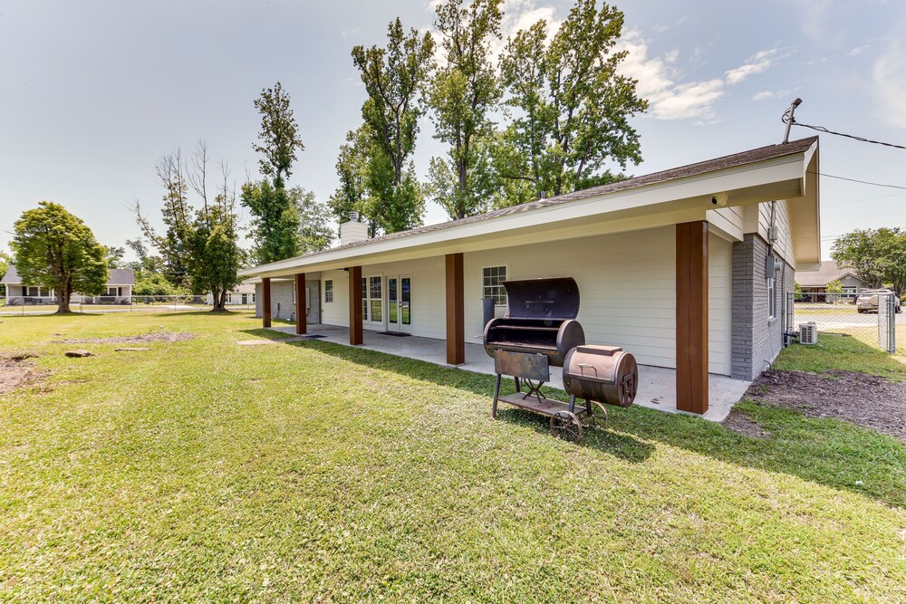 Luxe Lake Charles Escape w/ Home Theater! view 5
