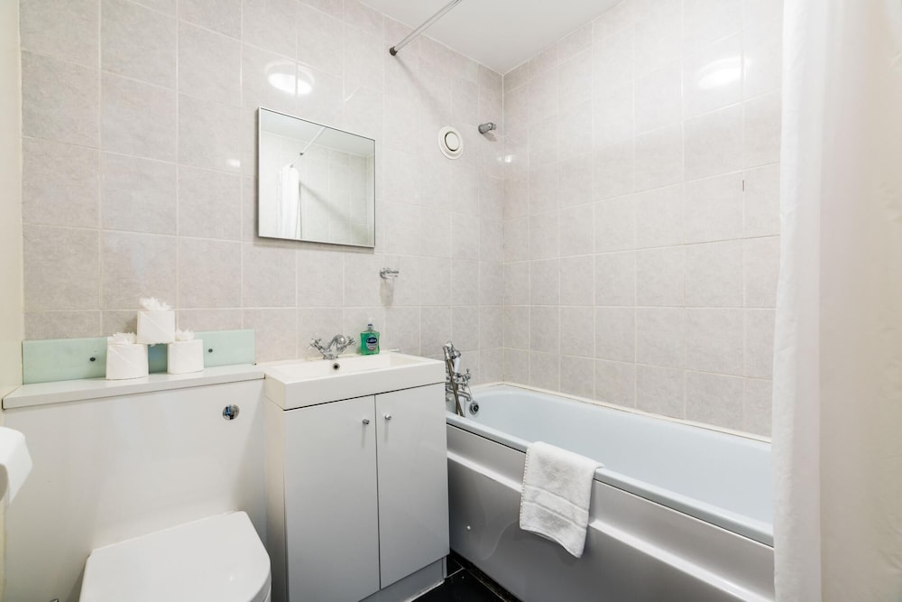 A Skyhigh Stay for 2 in Vauxhall London