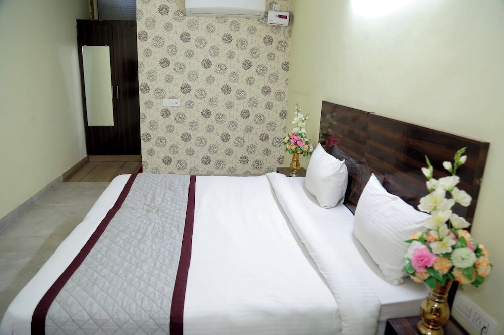 Hotel Livinn by F9 - Property Image 1