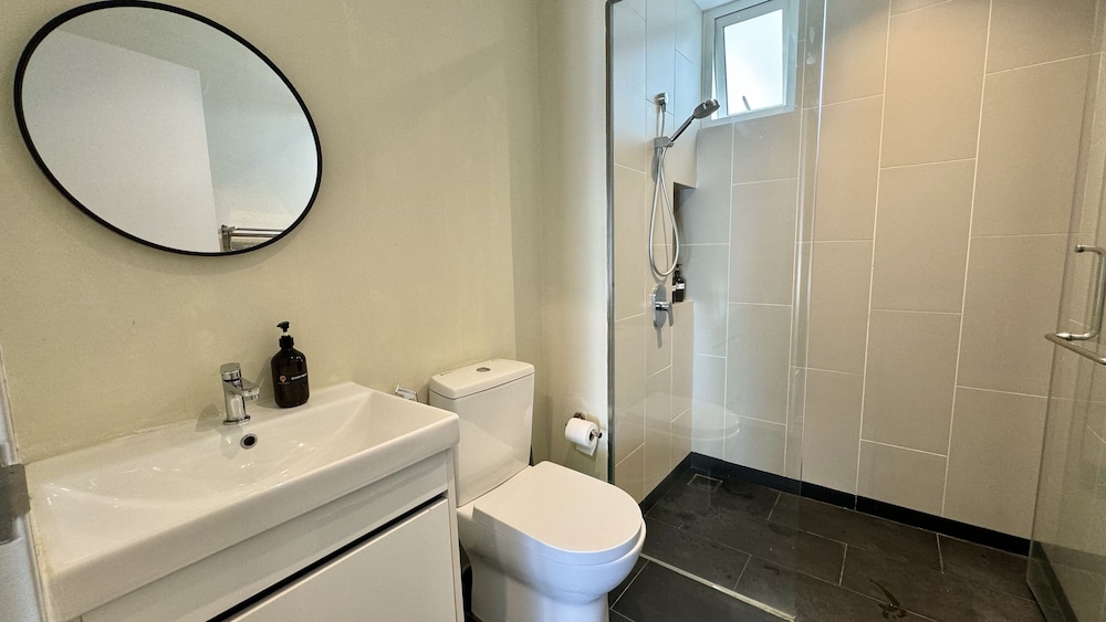 UNA Serviced Apartment by Manatidur