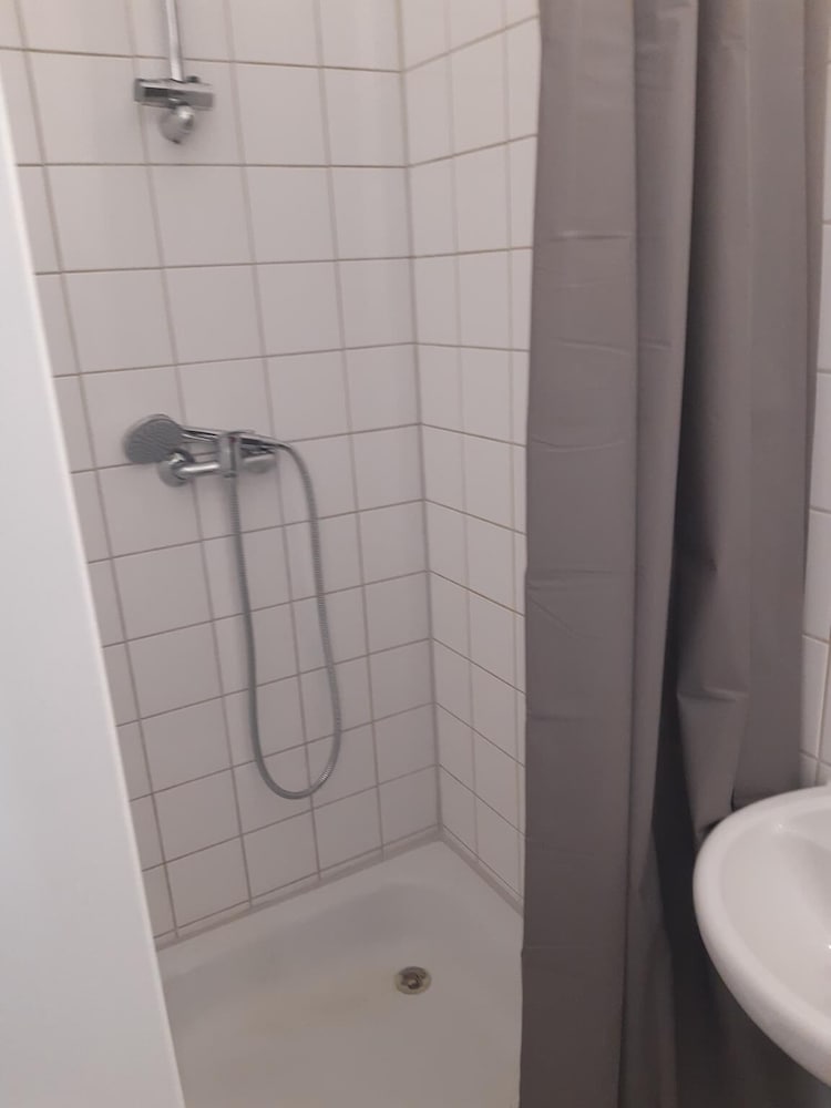 2-Rent Group Hostel Apartments SEN14