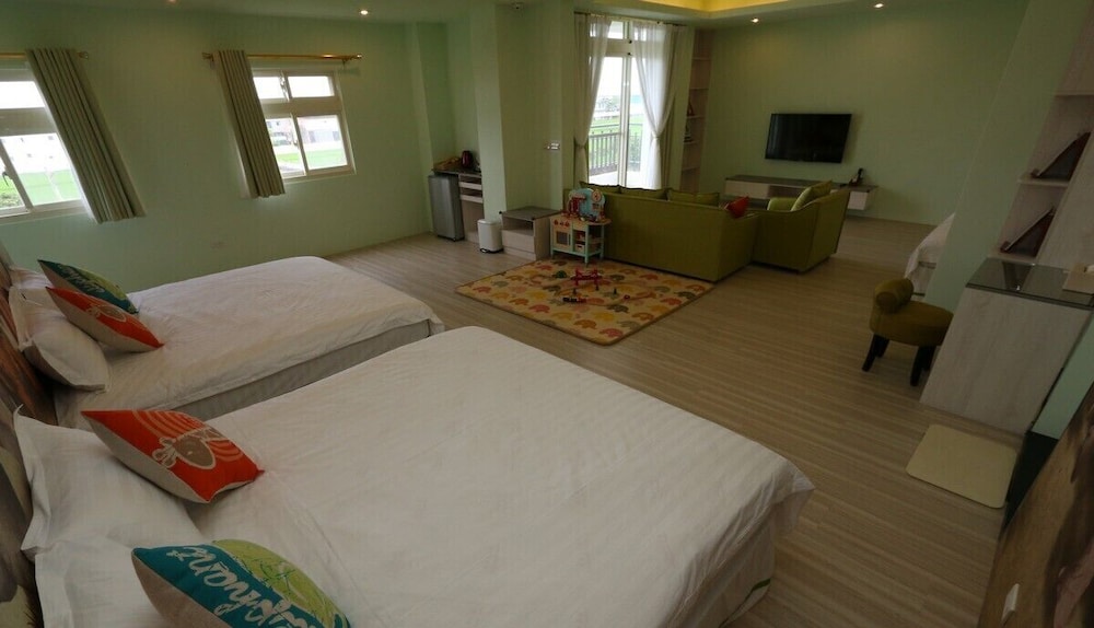Photo 8