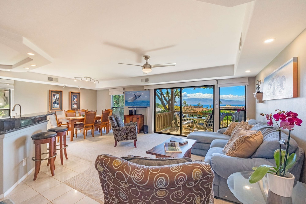 Ocean View Kaanapali Condo w 2 Lanais Loft AC Pool Walk to Beach