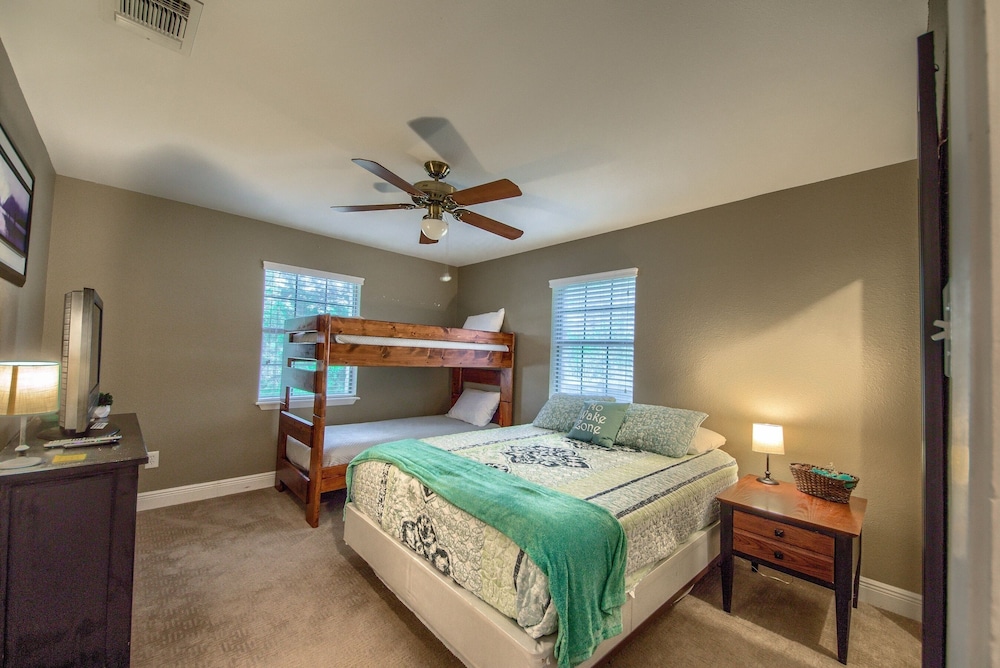 All Decked Out Cl 2232 3 Bedroom Home by RedAwning view 4