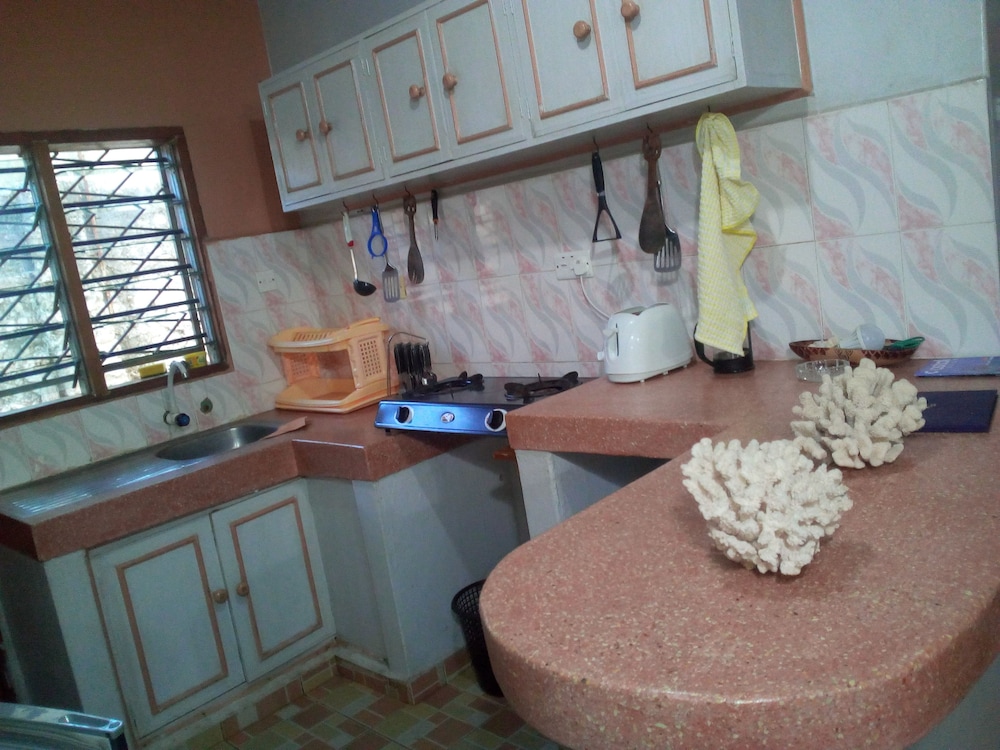 Delina Cottage Diani