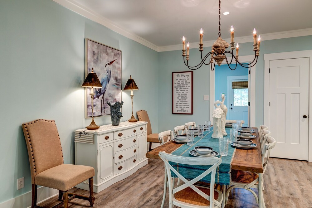 Great Escape To Dauphin Island - Fun For The Whole Family! Tremendous Gulf Views - One Minute To The Boardwalk! 6 Bedroom Home by RedAwning view 3