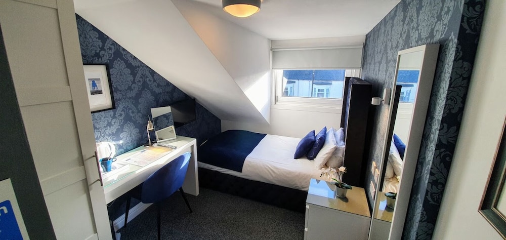 South Shields Vacations - Clifton Guest House - Property Image 6