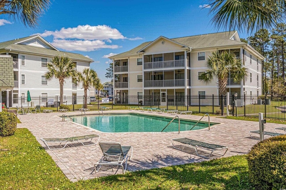 River Oaks 28g 2 Bedroom Condo