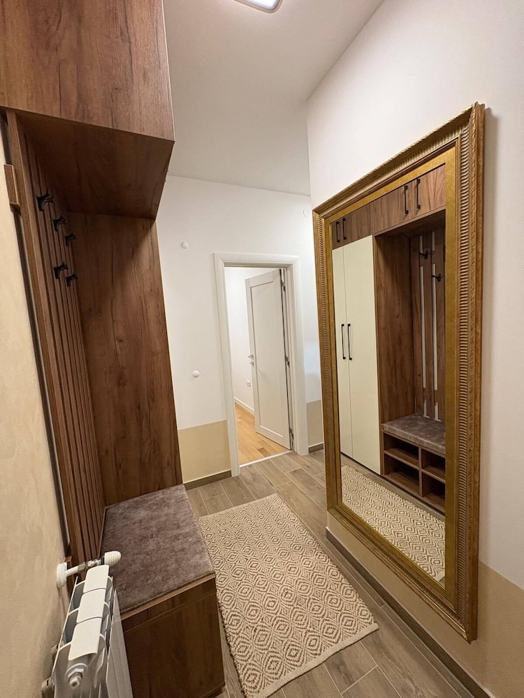 I&I Apartments 36