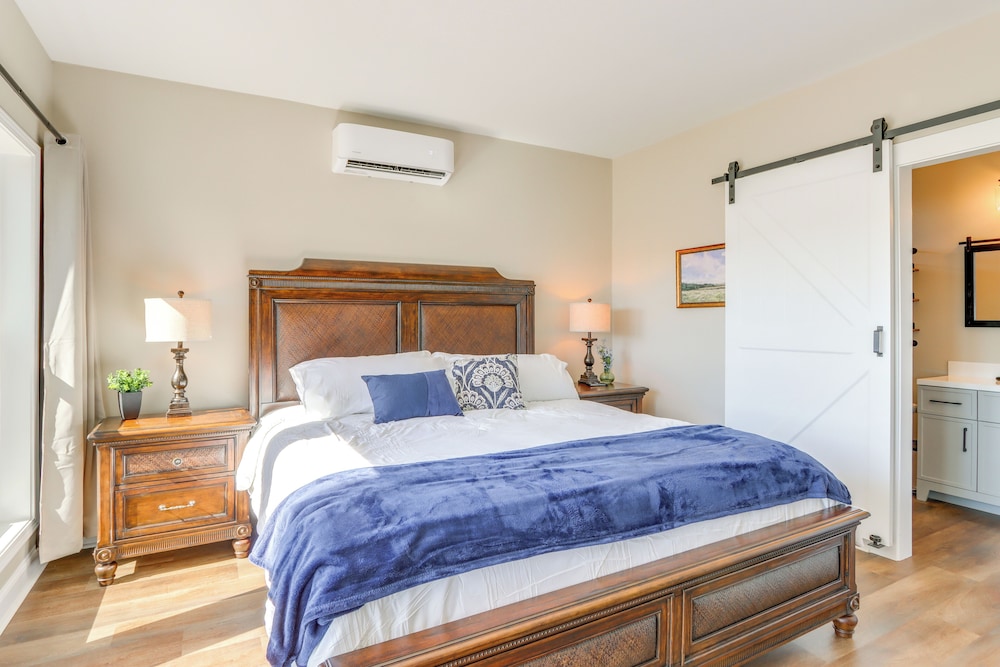 11 Mi to Dtwn Ellijay: Newly Built Modern Cabin!