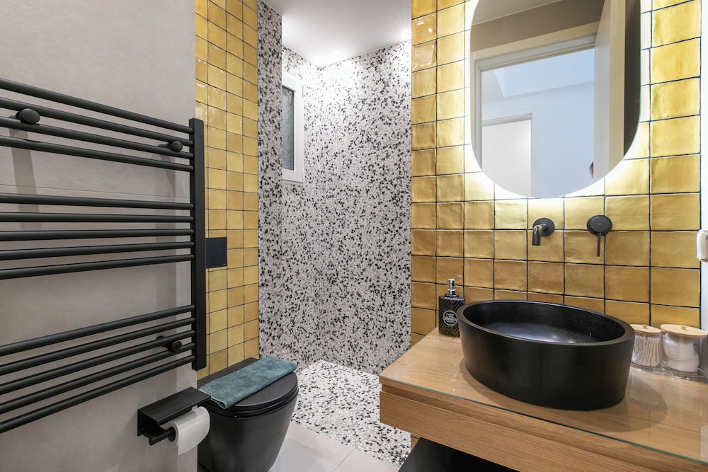 Elysia - 2-Br Apt & Balcony in Athens