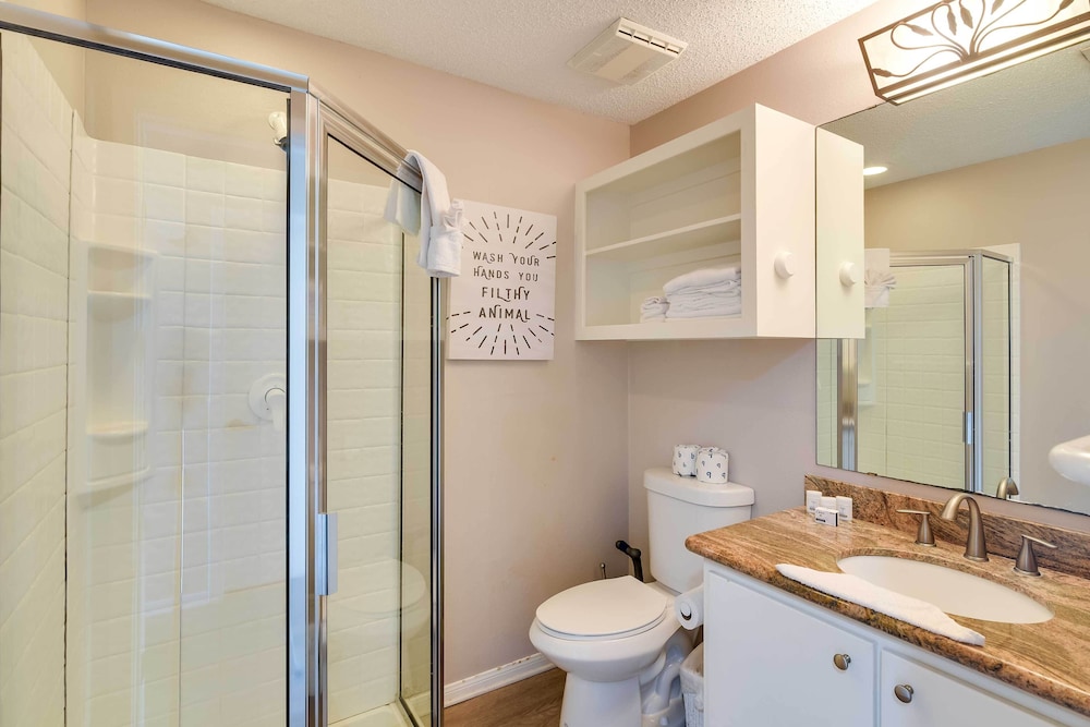 Pet-friendly Galveston Home w/ Wraparound Deck