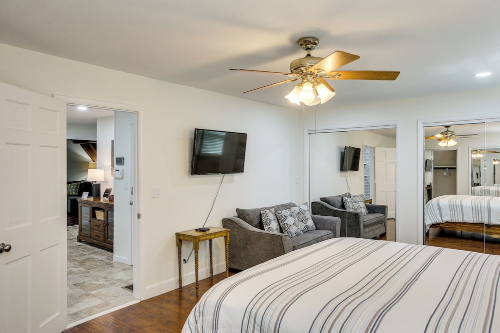 3,000-sq-ft Home < 7 Mi to Barren River Lake